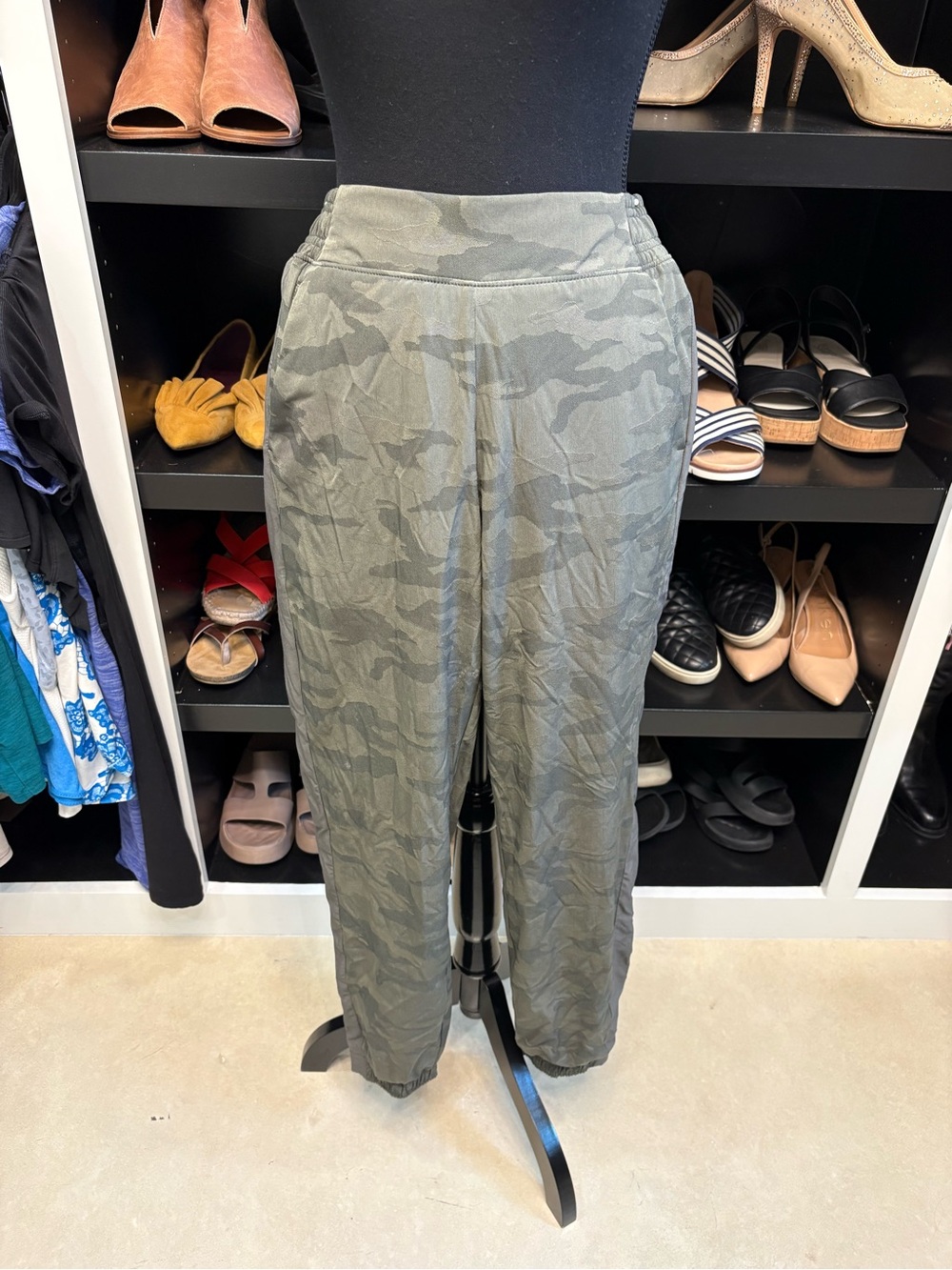 Athleta Camo Brooklyn Textured Lined Jogger
